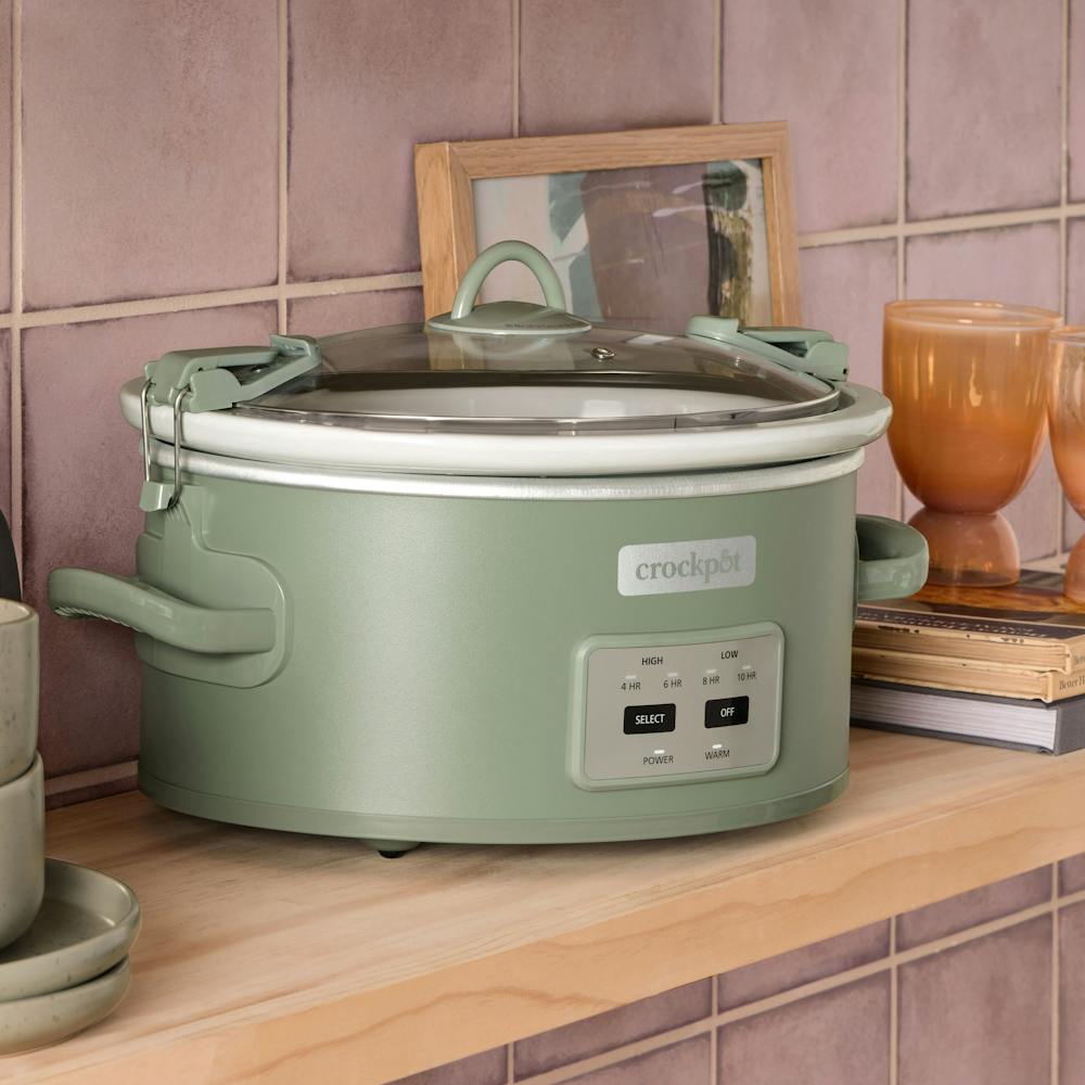 crock-pot-programmable-design-series-6-quart-cook-and-carry-slow-cooker-moonshine-i9 35da96db-7241-3d5a-8296-0e309727e190.jpg