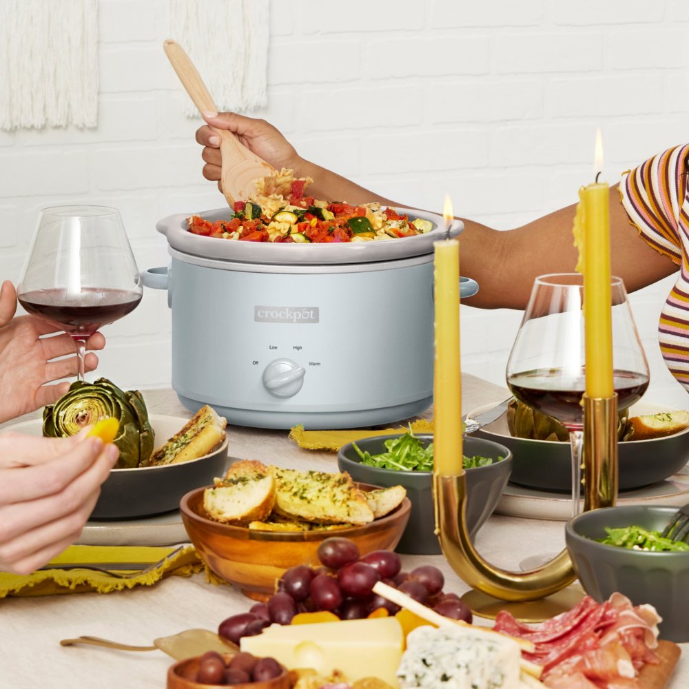 crock-pot-manual-design-series-4-5-quart-slow-cooker-macaroon-blue-i3 DC-39109-Crockpot_2022FallDesigns-Macaron-ATF06-nogfx